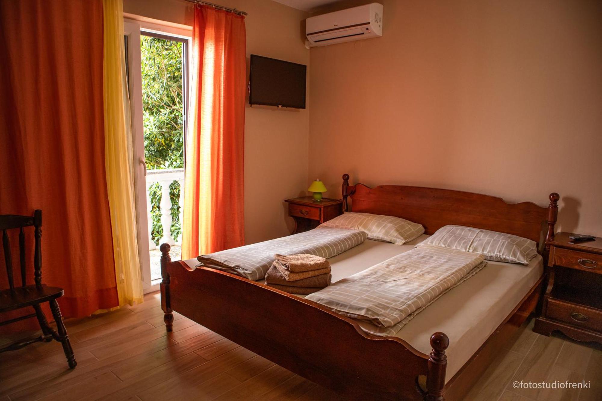 לופאר Guesthouse Marija מראה חיצוני תמונה