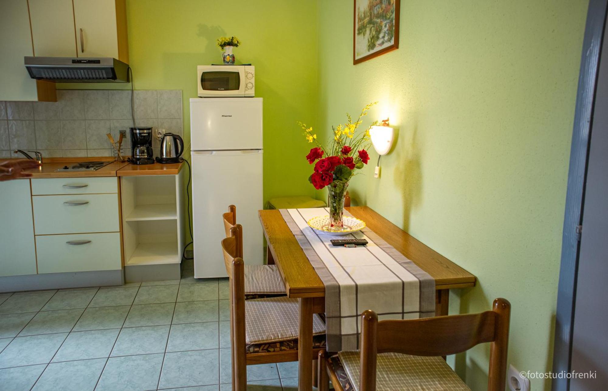 לופאר Guesthouse Marija מראה חיצוני תמונה