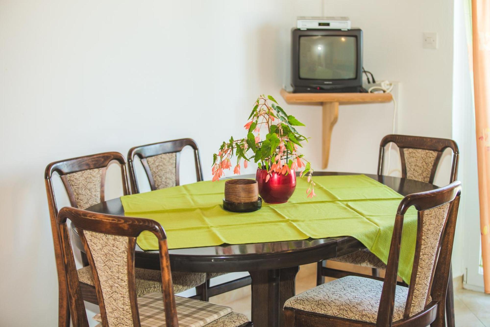 לופאר Guesthouse Marija מראה חיצוני תמונה